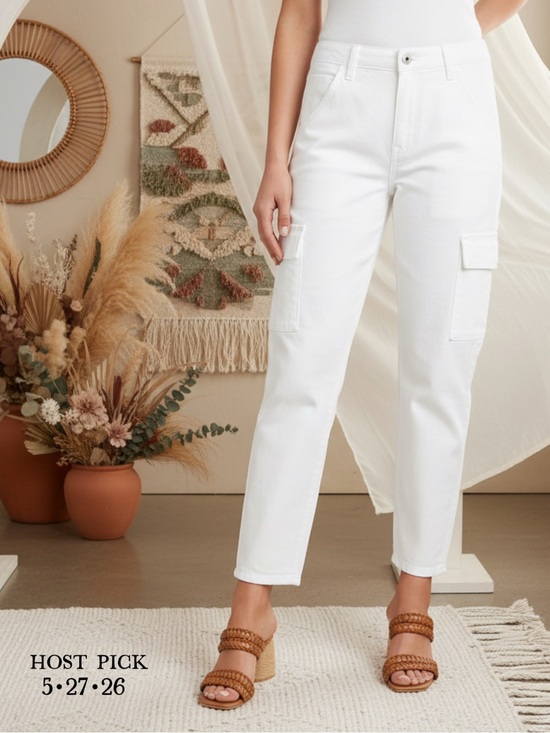 Universal Thread Denim - Universal Thread NWT White Cargo Pants, Boyfriend Fit 18" waist, 28" inseam